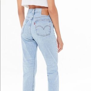 Levi’s Wedgie Straight High Rise Jean